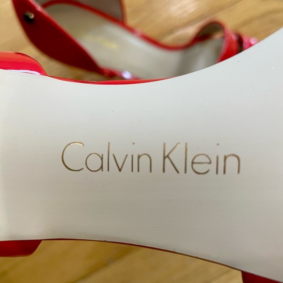 Red hot coral pointed toe Calvin Klein pump! - Picture 8 of 8